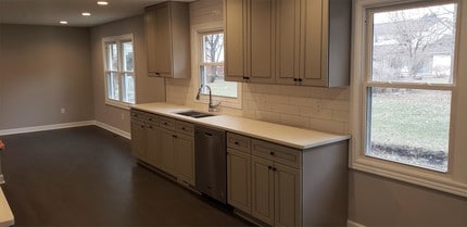 5782 Hoylake Dr in Rockford, IL - Building Photo - Building Photo