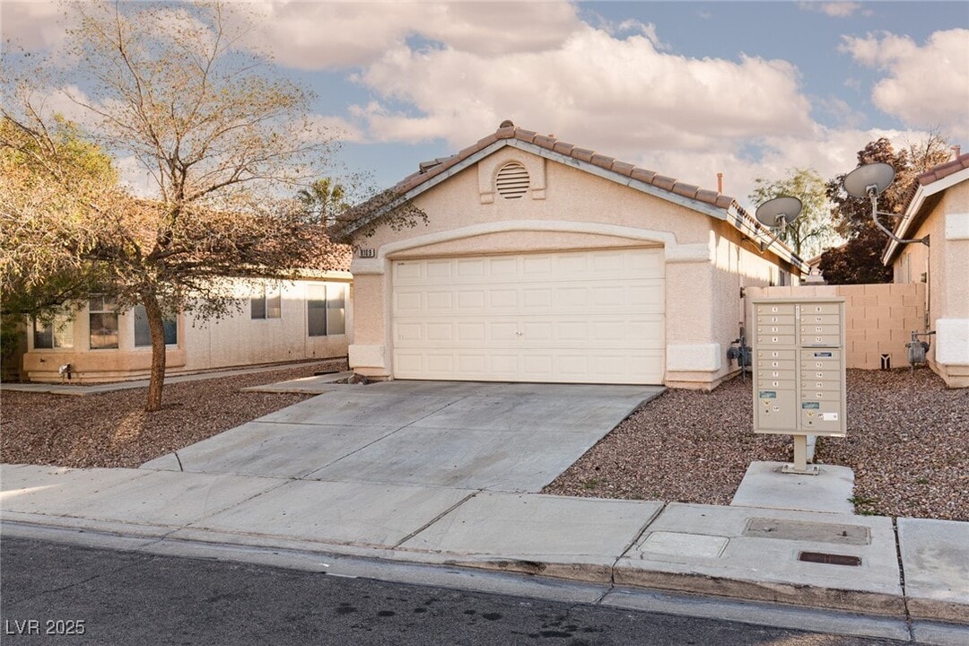 8109 Defiance Ave in Las Vegas, NV - Building Photo