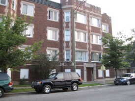 915 E 83rd St Apartamentos