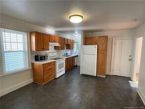 213 Willow St-Unit -2 in New Haven, CT - Building Photo - Building Photo