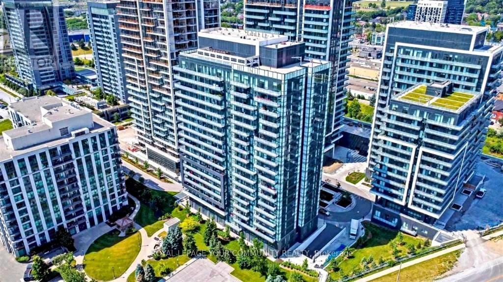 75 Oneida Crescent in Richmond Hill, ON - Building Photo