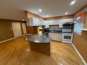 9426 Kelvin Ln in Schiller Park, IL - Building Photo - Building Photo