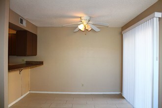 1481 Living Desert Dr-Unit -A in Las Vegas, NV - Building Photo - Building Photo