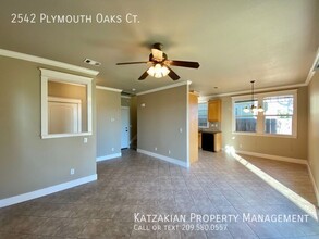 2542 Plymouth Oaks Ct in Stockton, CA - Building Photo - Building Photo