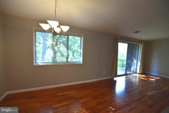 10404 Rockville Pike in North Bethesda, MD - Building Photo - Building Photo