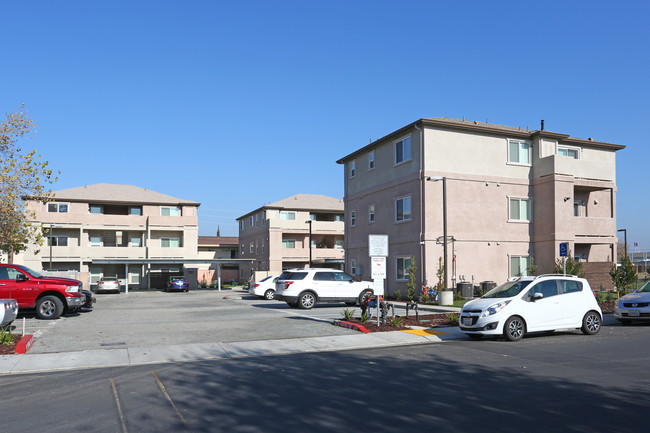 Vista Verda Apartments - Phase II in Manteca, CA - Building Photo - Building Photo