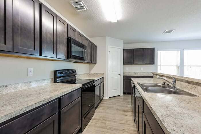 10370 Clearwater Wy in San Antonio, TX - Building Photo