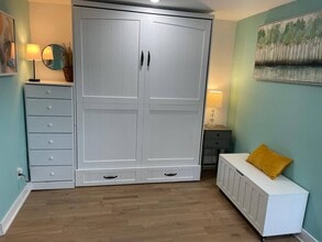 293 E Bringhurst St in Philadelphia, PA - Building Photo - Building Photo