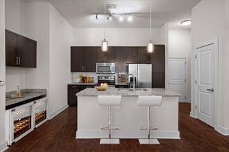 West 39th Street in Kansas City, MO - Building Photo - Interior Photo