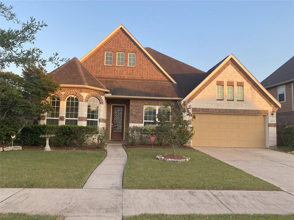 4619 Tamara Heights Ln in Sugar Land, TX - Building Photo