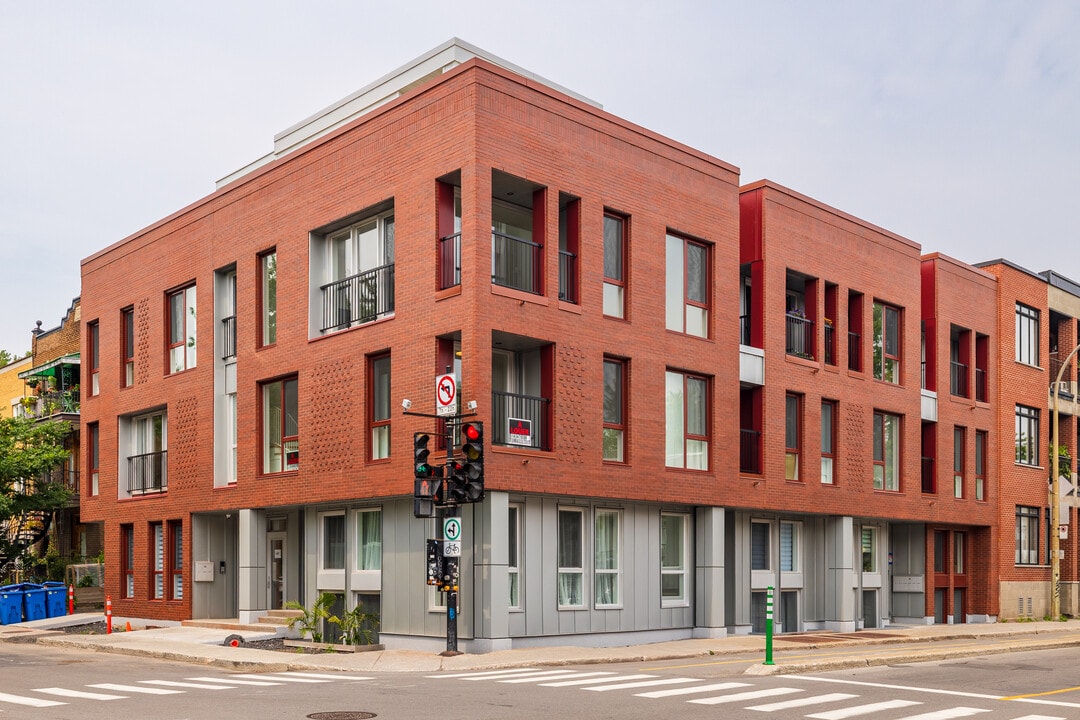 2015-2017 Rachel E in Montréal, QC - Building Photo