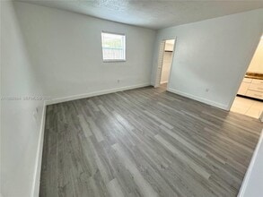 9574 NW 19th Pl in Sunrise, FL - Building Photo - Building Photo