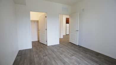 Dumosa Senior Village (55+ Senior Community) in Yucca Valley, CA - Foto de edificio - Interior Photo