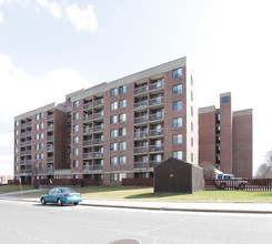 Berkshiretown Apartments in Pittsfield, MA - Building Photo - Building Photo