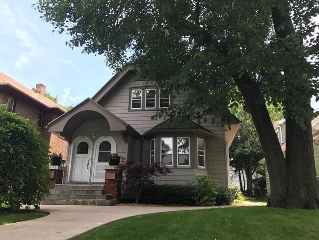 property at 4464 N Cramer St