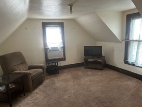 103 Erie St SE in Hutchinson, MN - Building Photo - Building Photo