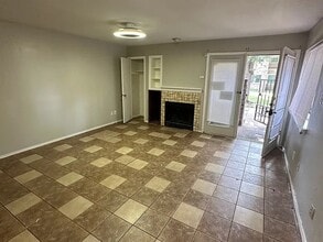 9833 Walnut St, Unit #Q102 in Dallas, TX - Building Photo - Building Photo