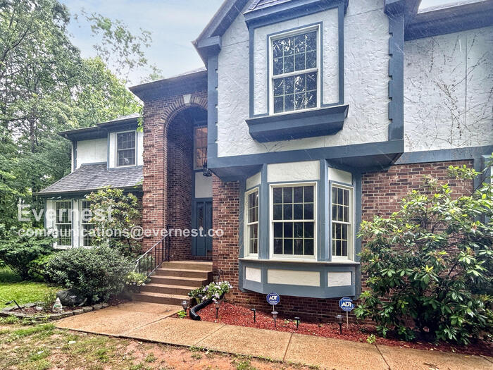 3059 Southampton Dr in Jeffersonton, VA - Foto de edificio