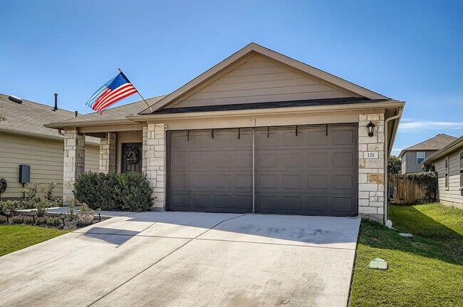 121 Granary Dr in Uhland, TX - Building Photo - Building Photo