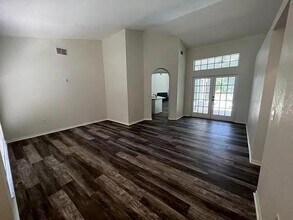 3738 Cypress Meadows Rd in Tampa, FL - Building Photo - Building Photo