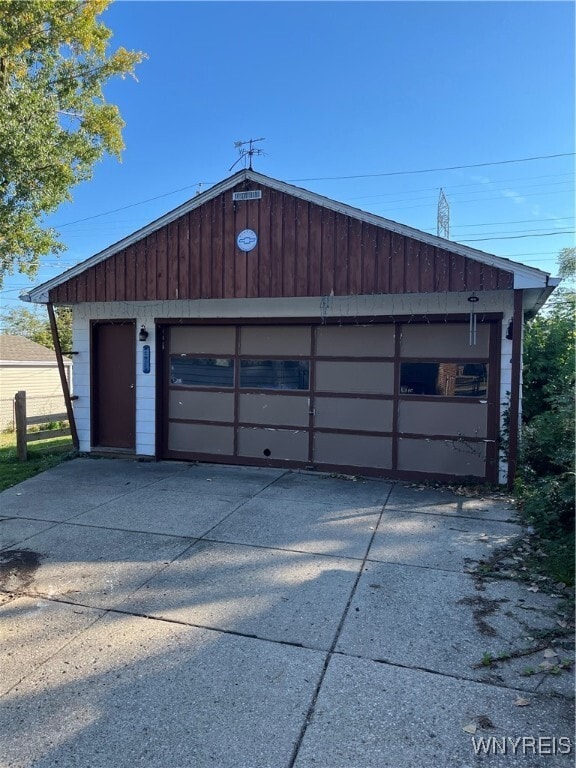 property at 61 Lynncrest Terrace