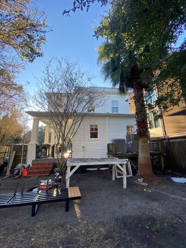 60 Gadsden St in Charleston, SC - Building Photo - Building Photo