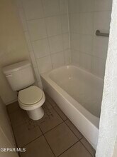 10425 Ashwood Dr in El Paso, TX - Building Photo - Building Photo
