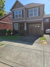 966 SE Elina Ave in Hillsboro, OR - Building Photo - Building Photo