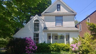 2706 Buffalo Rd, Unit 2 in Erie, PA - Building Photo