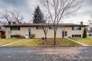 229 W Kedlin Ct in Spokane, WA - Building Photo