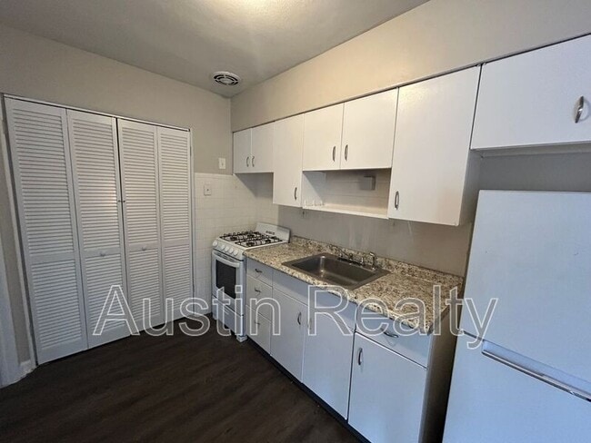 property at 8039 Gravois Rd