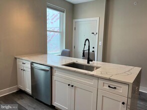 1513 W Girard Ave in Philadelphia, PA - Building Photo - Building Photo