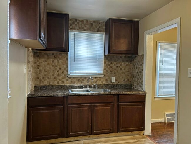 18515 Greenfield Rd in Detroit, MI - Building Photo - Building Photo