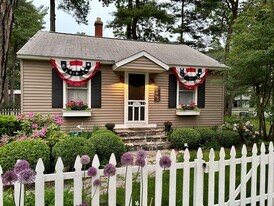 443 Wenonah St in Traverse City, MI - Building Photo