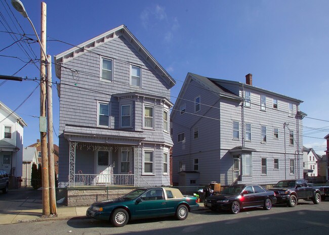 541 Broadway in Fall River, MA - Building Photo - Building Photo