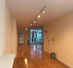 235 E 60th St in New York, NY - Building Photo - Interior Photo