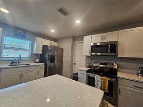 831 Quintilian Ave in Orlando, FL - Building Photo - Building Photo