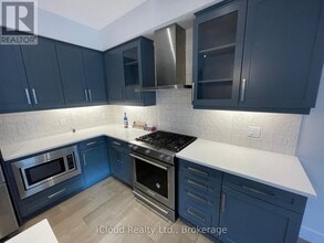 167 Forest Creek Dr in Kitchener, ON - Building Photo - Building Photo