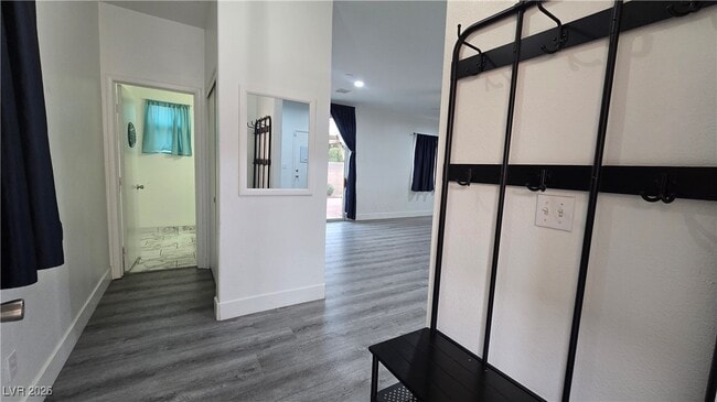 5205 El Castano Ave in Las Vegas, NV - Building Photo - Building Photo