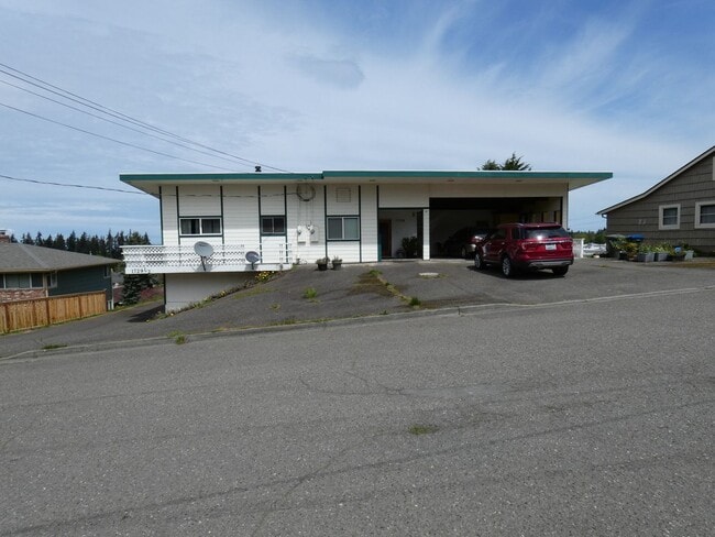 property at 1729 E 3rd St