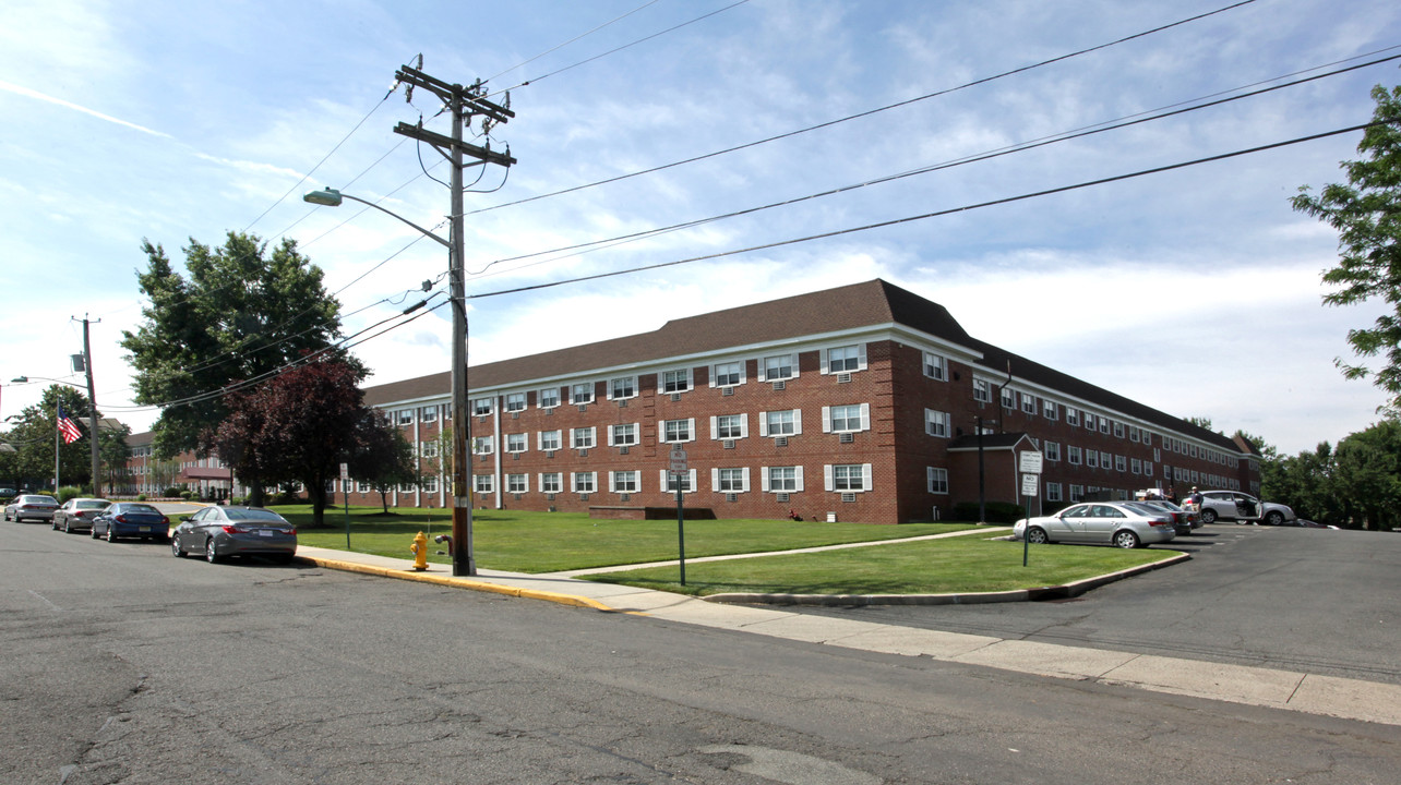 Ehrhardt Gardens in Union, NJ - Building Photo