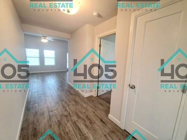 18637 Cantar Dr in Edmond, OK - Building Photo - Building Photo
