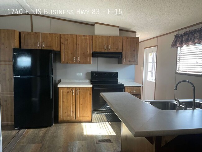 property at 1740 W Business Hwy 83