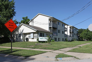 Poplar Place in Olathe, KS - Building Photo