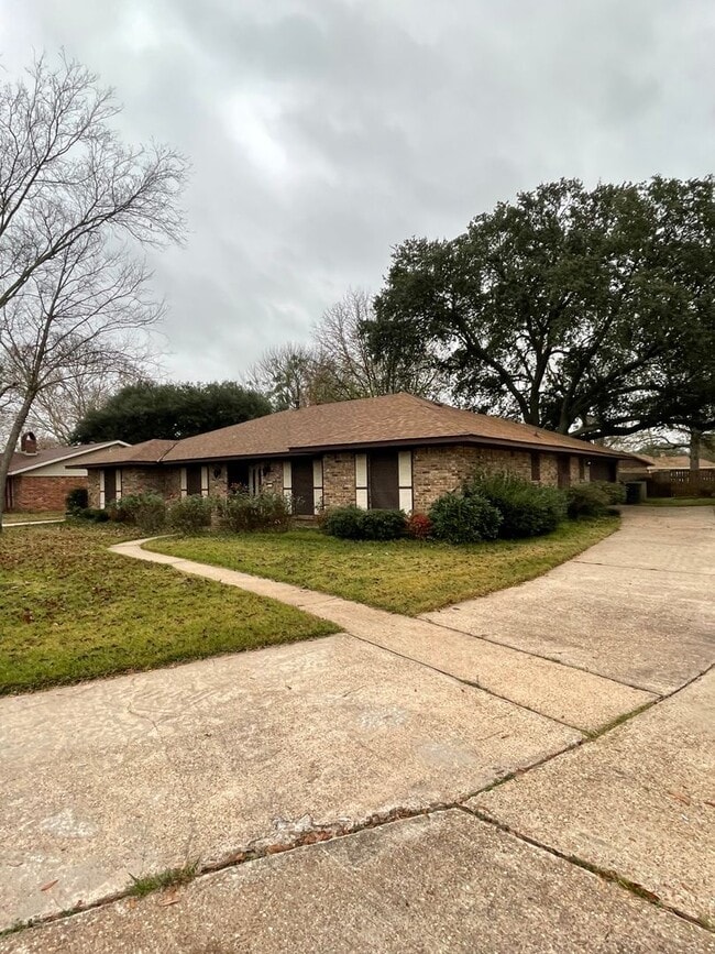 property at 2300 Brownlee Rd