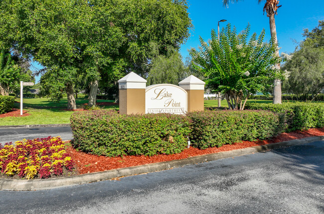 Lake Point Senior Apartments in Tavares, FL - Building Photo - Building Photo