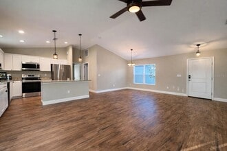 5223 Kingsman Ave in North Port, FL - Foto de edificio - Building Photo