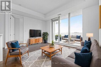 111-111 Champagne Ave S in Ottawa, ON - Building Photo - Building Photo