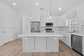 15862 SW 286th St in Homestead, FL - Building Photo - Building Photo