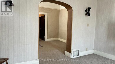 116 Adelaide St N in London, ON - Building Photo - Building Photo